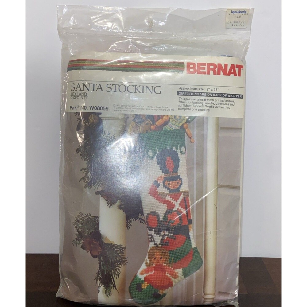 1979 Bernat Santa Christmas Stocking Needlepoint Kit #W08059 Complete 9" x 18"